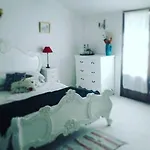فندق مبيت وإفطار Maison De L'orb بزييه