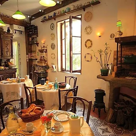 Maison De L'orb Bed & Breakfast 3*