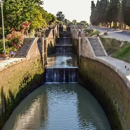 Maison De L'orb Couette-café